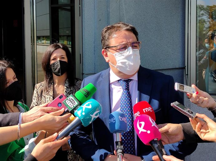 El consejero de Sanidad de Extremadura, José María Vergeles.