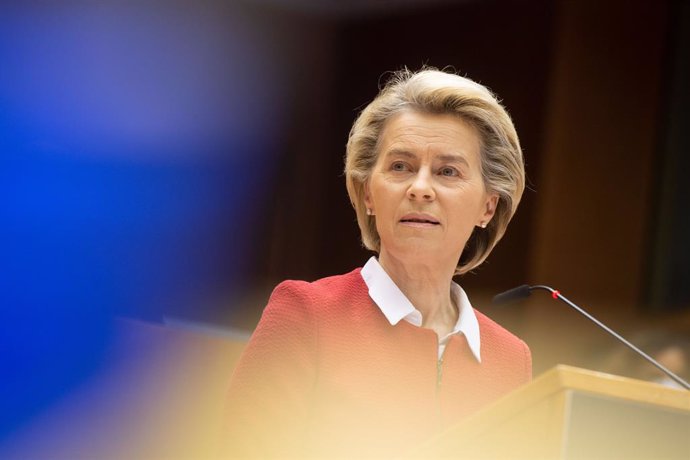 HANDOUT - 27 April 2021, Belgium, Brussels: European Commission President Ursula von der Leyen delivers a speech during a debate on the EU-UK trade and cooperation agreement on the second day of a plenary session at the European Parliament. Photo: Jan V
