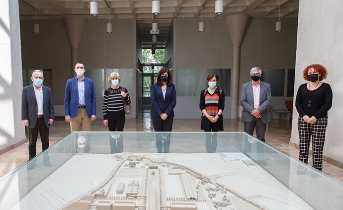 Asistentes a la firma del acuerdo.