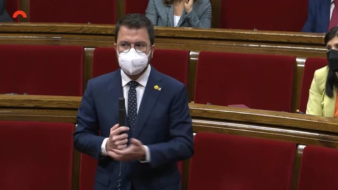 El vicepresidente de la Generalitat en funciones, Pere Aragons, en la sesión de control en el pleno del Parlament.