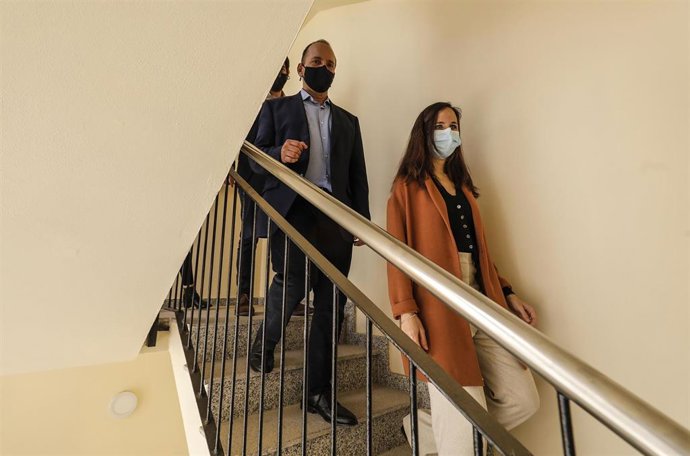 Ione Belarra visita vivienda pública en Valncia