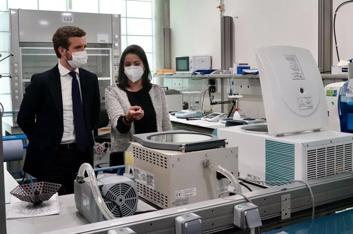 El líder del PP, Pablo Casado, visita las instalaciones de la fundación Parque Científico de Madrid situadas en la localidad madrileña de Cantoblanco. En Madrid, a 29 de abril de 2021.