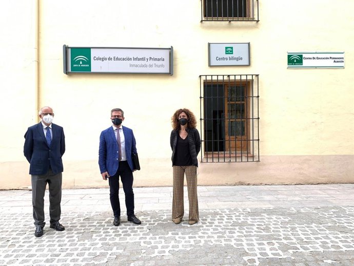 Visita de la Junta al colegio Inmaculada del Triunfo