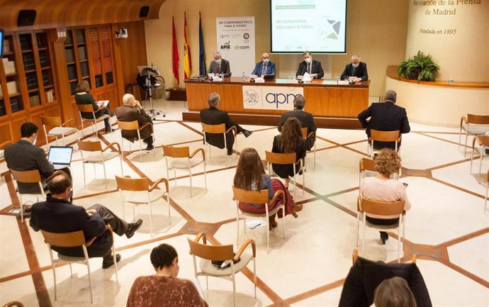 FAPE, APIE, APM y DIRCOM presentan este jueves 'Periodistas y directores de comunicación: un compromiso ético para el futuro'