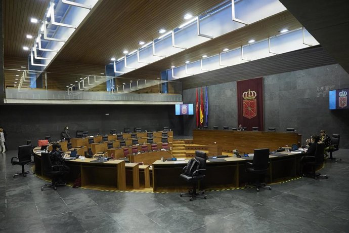 Archivo - Momentos antes del inicio de un pleno en el Parlamento de Navarra 