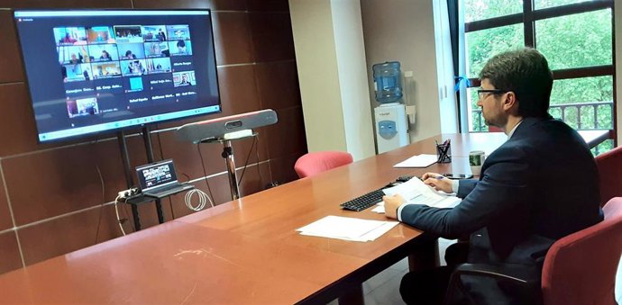 L consejero de Industria, Empleo y Promoción Económica, Enrique Fernández, en la Conferencia Sectorial de Industria y Pyme.