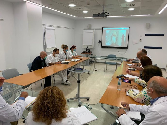 Reunión del equipo directivo del Hospital Clínico de Málaga sobre calidad asistencial