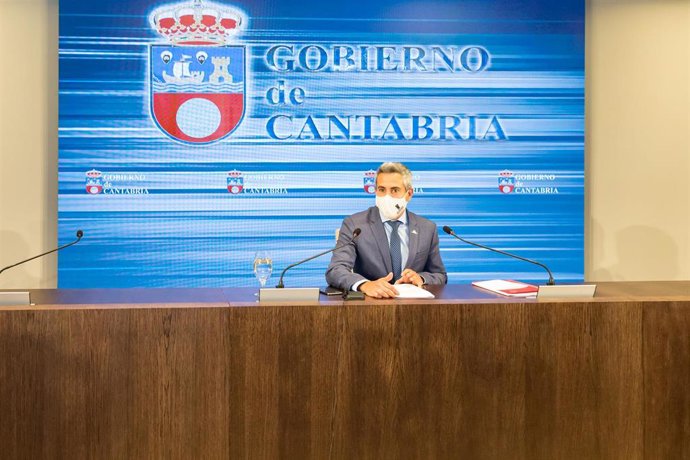 El vicepresidente y consejero de Universidades, Igualdad, Cultura y Deporte, Pablo Zuloaga, informa, en rueda de prensa, de los acuerdos del Consejo de Gobierno.
