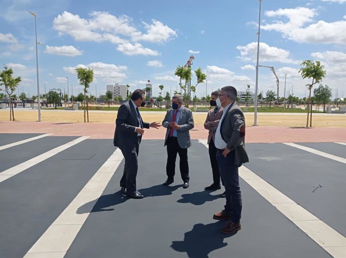 Toscano y Fernández supervisan en La Rinconada obras con fondos del Profea