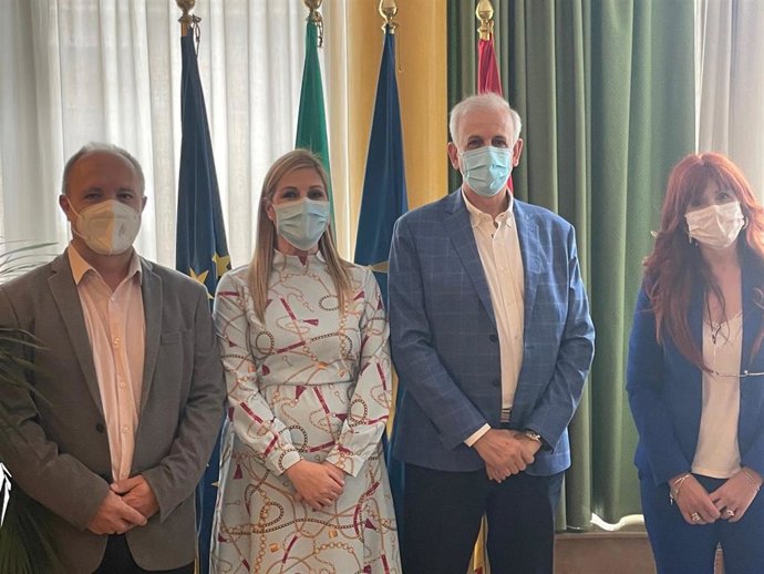 El delegado de Igualdad, Políticas Sociales y Conciliación de la Junta en Granada, Manuel Montalvo, visita Maracena.