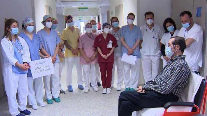 Tras 400 días ingresado por coronavirus, Emilio ha conseguido salvar su vida. La enfermedad le atacó de manera muy dura y su estado llegó a ser crítico, pero es el ejemplo de la esperanza.