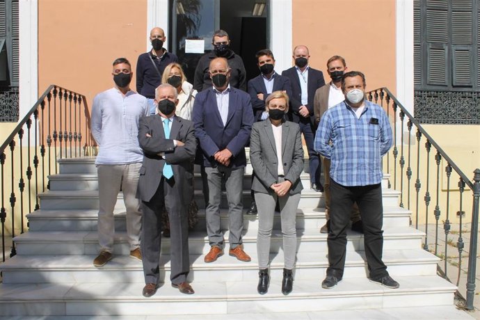 Miembros de la Mesa de Trabajo del Plan Estratégico del Comercio de Huelva.