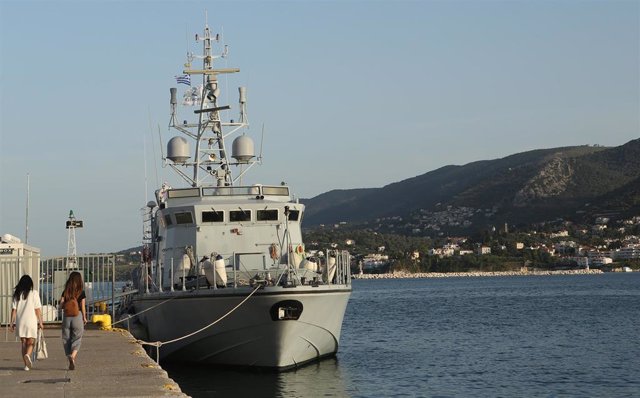 Archivo - Imagen de archivo de una embarcación de Frontex en Grecia.