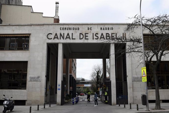 Archivo - Entrada de las instalaciones del Canal de Isabel II, en Madrid (España), a 15 de febrero de 2021. La Comunidad de Madrid, a través de Canal de Isabel II, hará públicos semanalmente los datos de presencia de coronavirus en las aguas residuales 