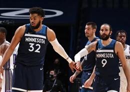 Towns, Juancho Hernangómez y Ricky Rubio (Timberwolves)