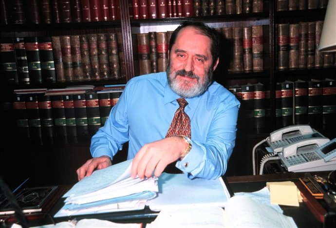 Emilio Rodríguez Menéndez. Foto de Archivo. 30/01/2001
