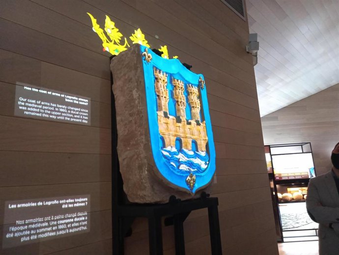 Escudo en el cubo del Revellín