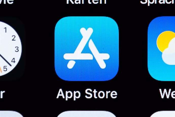 Archivo - FILED - 08 January 2019, Hessen, RUEsselsheim: A general view of the App Store logo on the screen of an iPhone. Photo: Silas Stein/dpa