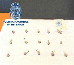 MEzclas de cocaína y heroína encontradas a un hombre envueltas en un pañuelo de papel en Ronda