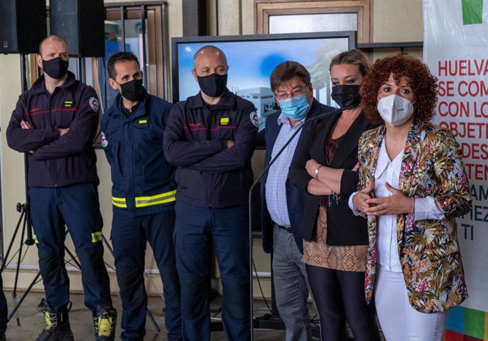 La presidenta de la Diputación de Huelva, María Eugenia Limón, en la presentación del proyecto del nuevo parque de bomberos de San Juan del Puerto.