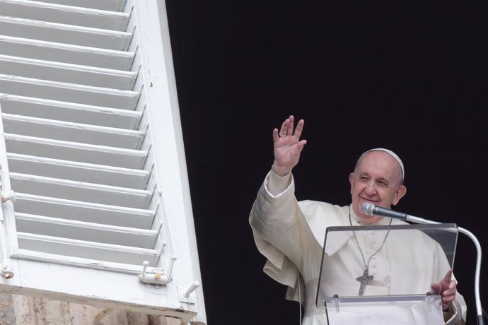 18 April 2021, Vatican, Vatican City: Pope Francis delivers the weekly Angelus prayer from the window of the apostolic palace overlooking St. Peter's Square at the Vatican. Photo: Evandro Inetti/ZUMA Wire/dpa