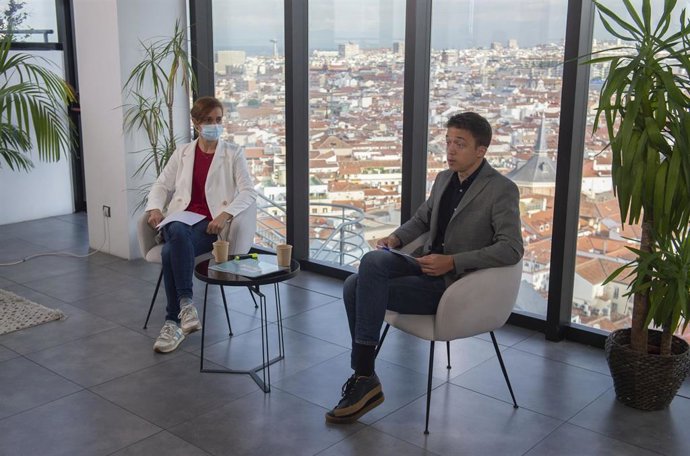 La candidata de Más Madrid a la Presidencia de la Comunidad de Madrid, Mónica García, y el portavoz de Más País en el Congreso, Íñigo Errejón