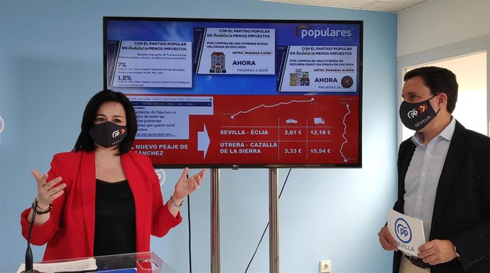 Virginia Pérez y Juan de la Rosa, en rueda de prensa