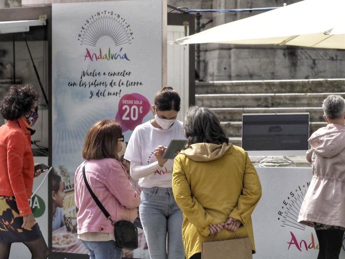 La Junta inicia una acción itinerante que visitará las ocho provincias para comercializar el destino.