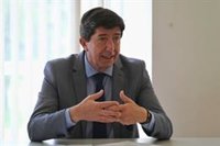 La Junta pide prudencia y recuerda que sigue el cierre perimetral de Andalucía ante la apertura de Portugal