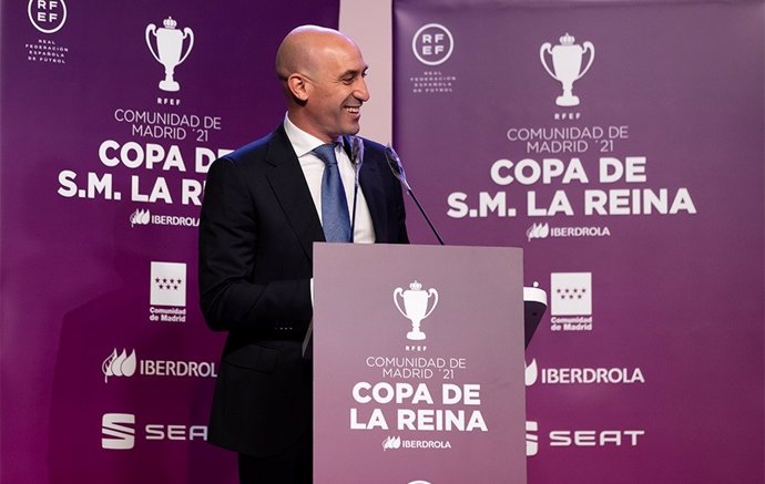 El presidente de la RFEF, Luis Rubiales, anuncia que España jugará los amistosos contra Portugal y Lituania en junio en Madrid.