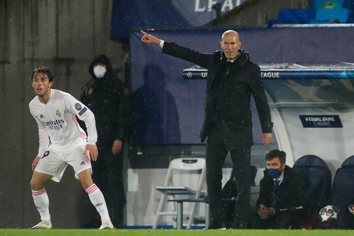 Zinedine Zidane, head coach of Real Madrid, gestures during the UEFA Champions League, Semifinals Leg Two, football match played between Real Madrid and Chelsea FC at Alfredo Di Stefano stadium on April 27, 2021, in Valdebebas, Madrid, Spain.