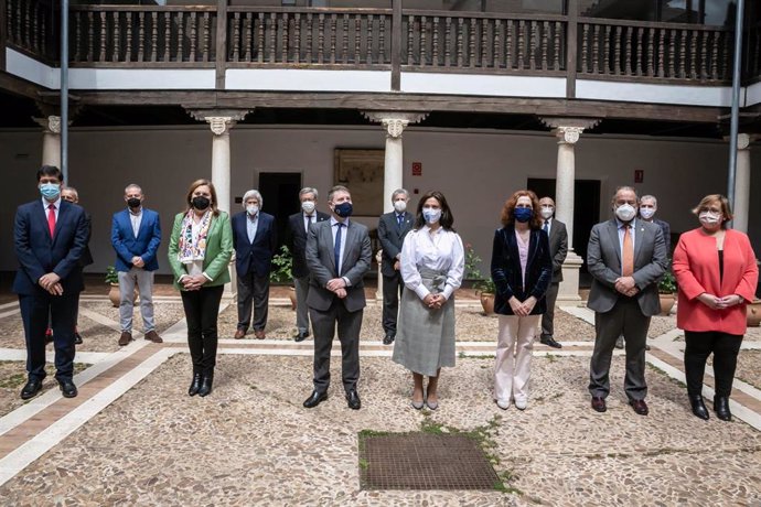 El presidente de Castilla-La Mancha, Emiliano García-Page, inaugura la exposición que conmemora el VI Centenario del título de ciudad para Ciudad Real