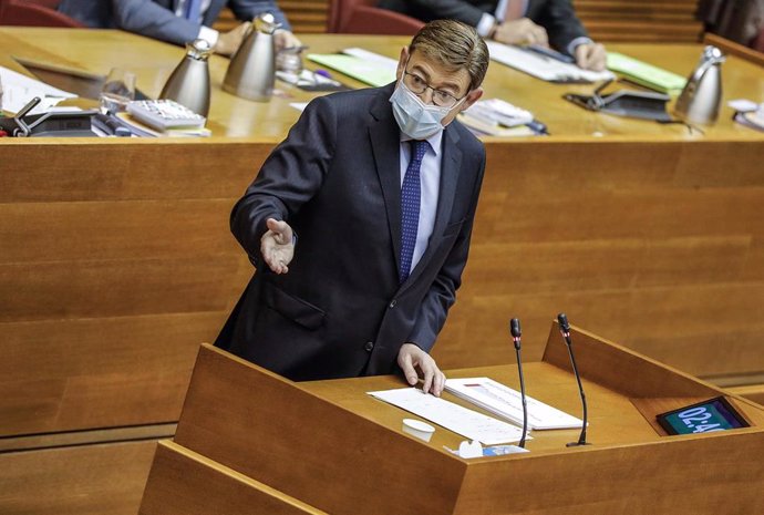 El presidente de la Generalitat Valenciana, Ximo Puig, durante una sesión de control
