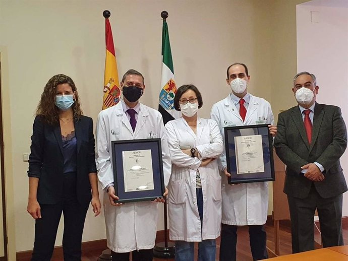 La unidad de Nutrición del Servicio de Endocrinología y el Servicio de Farmacia del Hospital Universitario de Badajoz reciben dos certificados de gestión de calidad ISO 91001