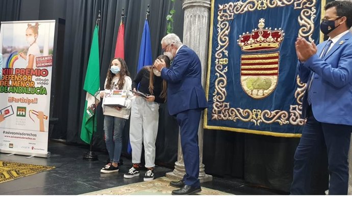 Un momento de la entrega del premio en Encinas Reales.