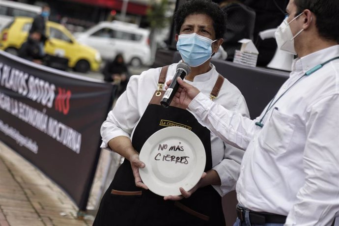 Protestas en Colombia exigiendo ayuda frente a la pandemia