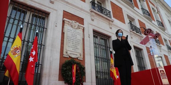 1. Ayuso preside este domingo el acto institucional por el Dos de Mayo en Sol con ambiente electoral y medidas Covid-19