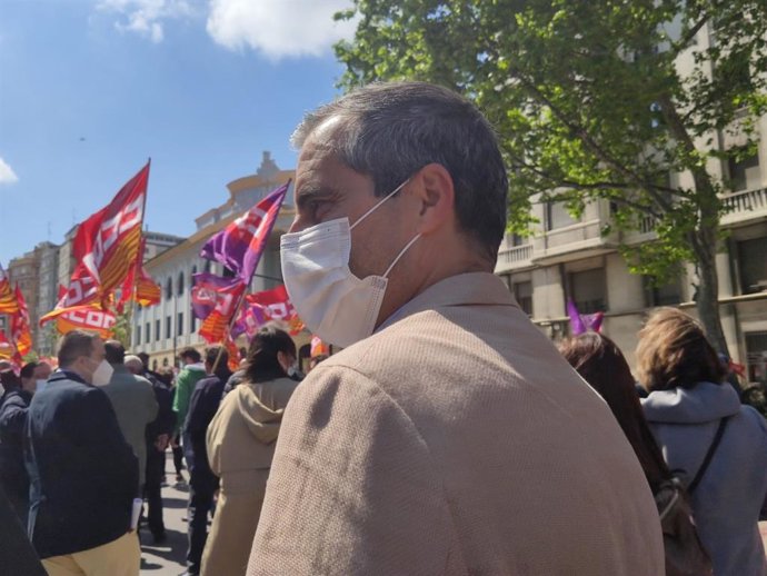 El diputado de Cs en las Cortes de Aragón, Javier Martínez, en la manifestación del 1 de mayo.