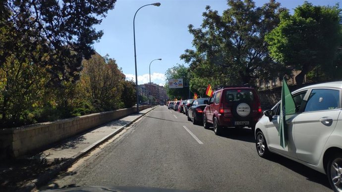Movilización en coches de Vox este 1 de mayo.
