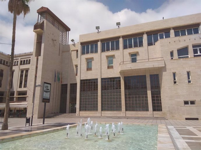 Archivo - Fachada posterior del Ayuntamiento de El Ejido (Almería)