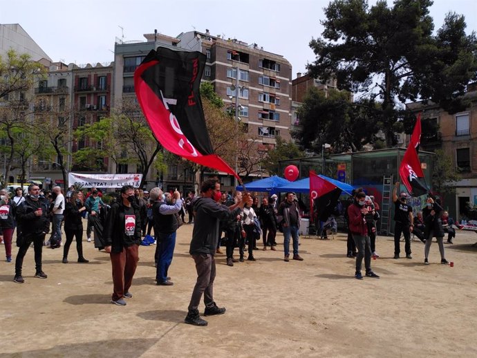 Concentració de CGT a Barcelona per condemnar "la precarietat laboral" amb motiu del Dia del Treballador