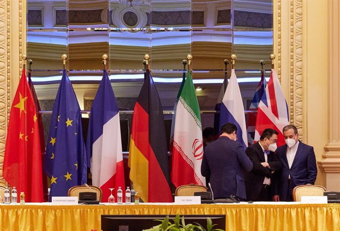 El viceministro iraní Abbas Araghchi participa en las reuniones de la comisión del acuerdo nuclear en Viena