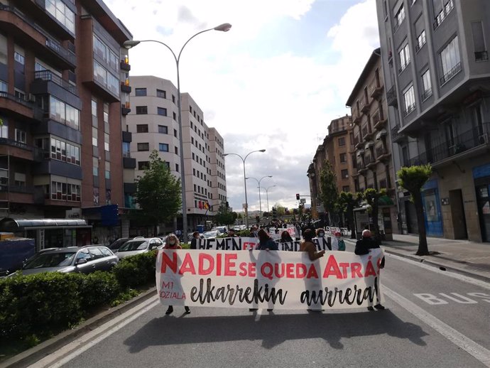 Manifestación en Pamplona de varios colectivos sociales por el 1 de Mayo
