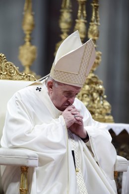 25 April 2021, Vatican, Vatican City: Pope Francis celebrates Holy Mass with priestly ordinations in St. Peter's Basilica at the Vatican. Photo: Evandro Inetti/ZUMA Wire/dpa