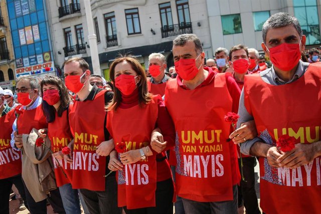 Manifestantes durante las concentraciones por el Día de los Trabajadores en Turquía