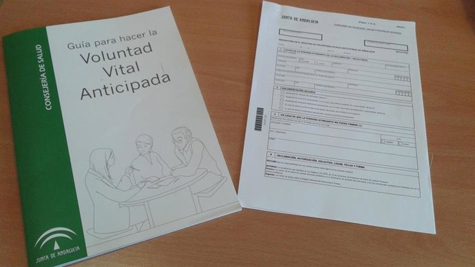 Archivo - Papeles para el registro de la Voluntad Vital Andicipada, en una imagen de archivo.