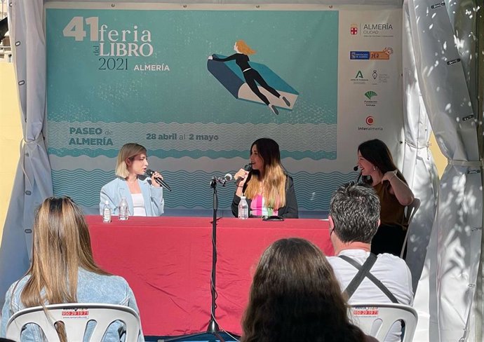 Rebeca Stones y Mercedes Ron presentan en la Feria del Libro de Almería