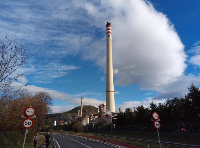 Archivo - Economía.- La plantilla de Petronor se concentra este martes por el cumplimiento de los acuerdos y del convenio