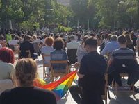 Más Madrid arranca su cierre de campaña a golpe de trap en directo, girasoles y mensaje de Mónica Oltra