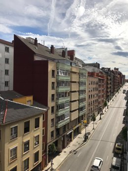 Archivo - El precio de la vivienda subió un 3,26% en octubre en tasa interanual, según Pisos.com